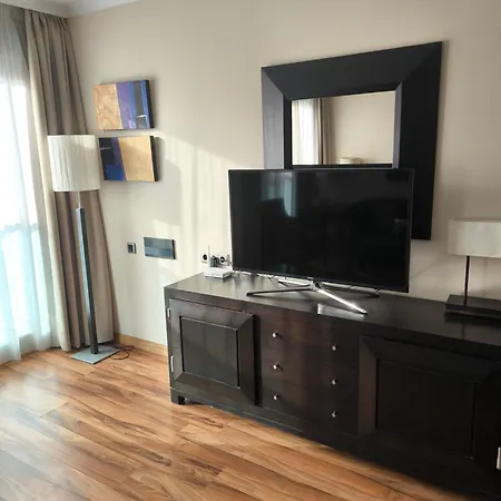 Family Spacious Apartment, Terrace, Kitchen, View, Free Parking And Wifi * Benalmádena