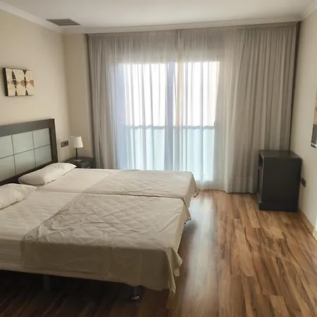 Apartamento Family Spacious Apartment, Terrace, Kitchen, View, Free Parking And Wifi